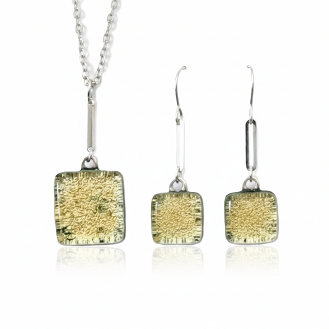 Ensemble boucles d’oreilles et pendentif duo carré