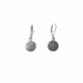 Boucles d'oreilles cercles côtelés - fond blanc