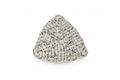 Bonnet tricoté sur fond blanc professionnel
